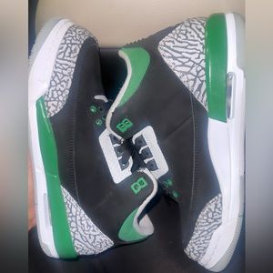 Pine Green Jordan 3s
